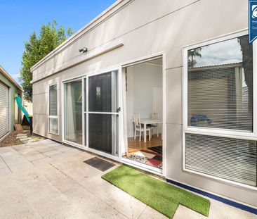 Modern 2-Bedroom Granny Flat with Private Entry - West Hoxton - Photo 1