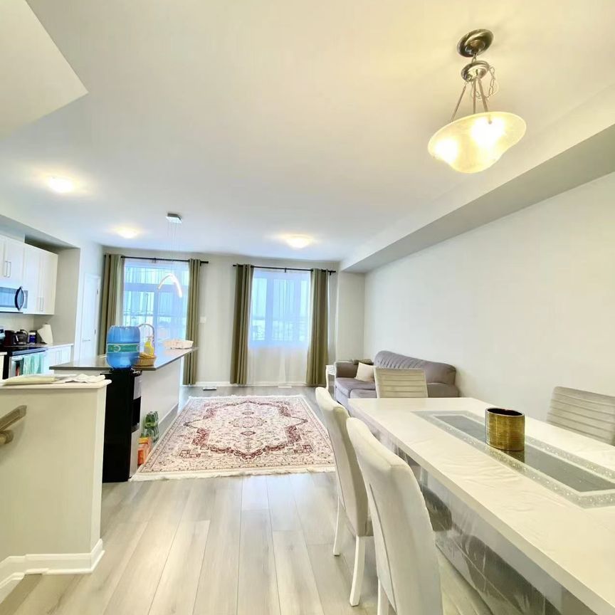 For Lease - 1045 Speedvale Court, Kanata, Ontario - Photo 1