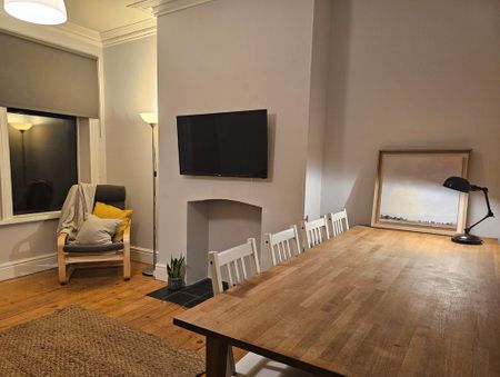 4 bedroom semi-detached house to rent - Photo 4