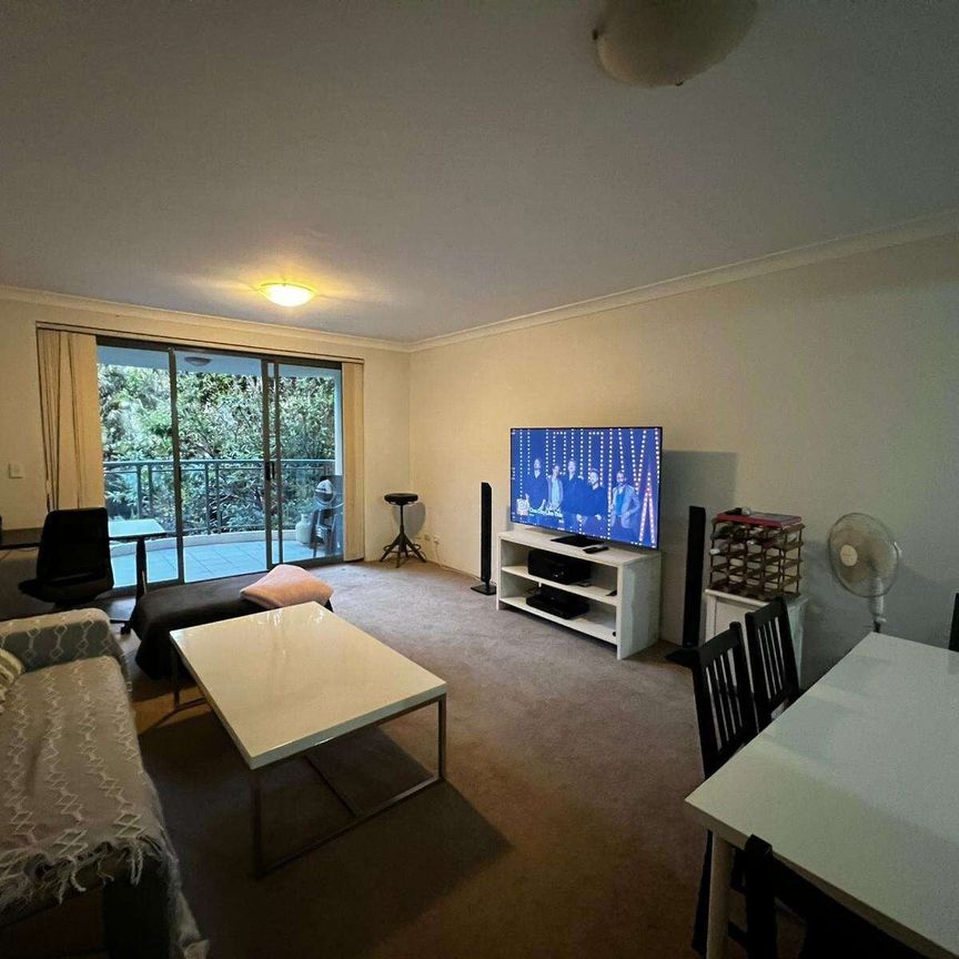 North Sydney - Photo 1