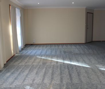 CHARMING FAMILY HOME IN A PRIME LOCATION - Photo 1