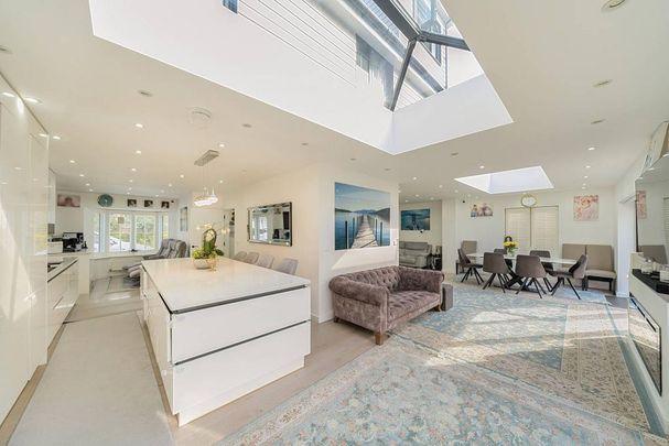 4 bedroom detached house to rent - Photo 1