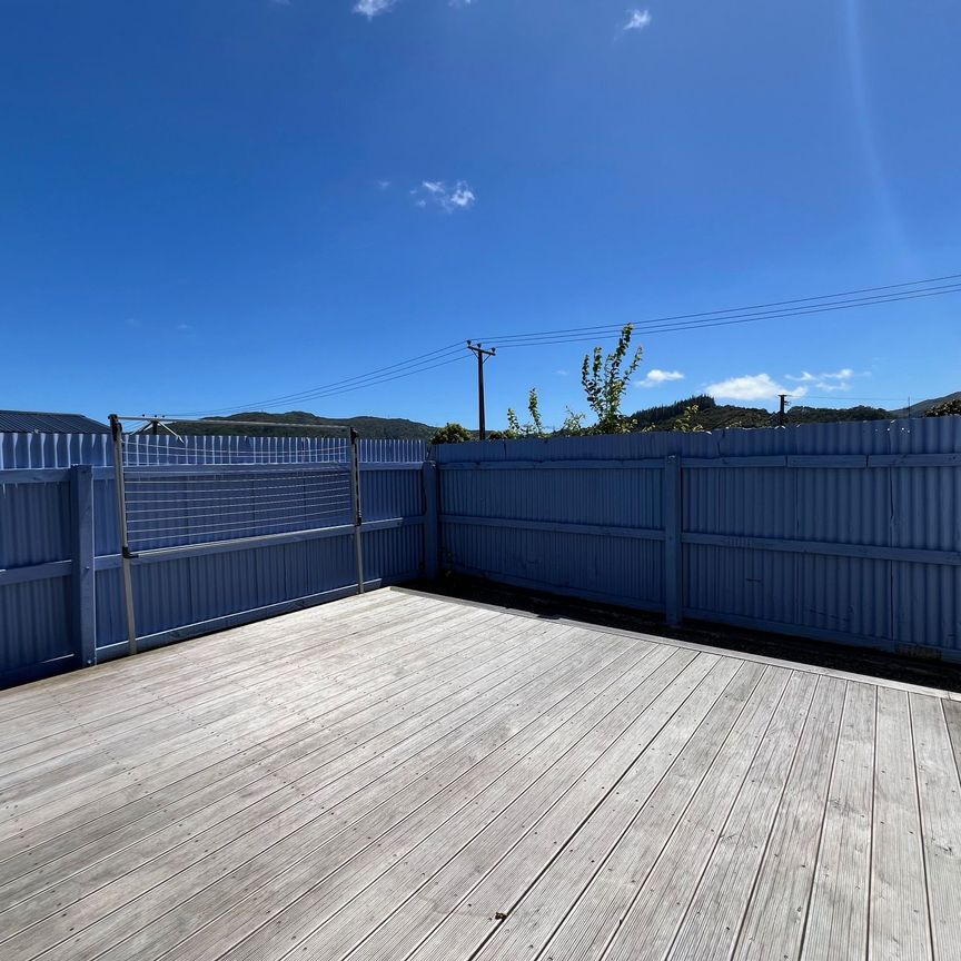 Wainuiomata 4 Bedrooms - Photo 1