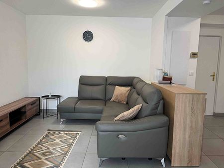 Location appartement 4 pièces 79.77 m² à Gex (01170) - Photo 2