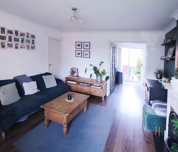 3 bedroom end of terrace house to rent - Photo 1