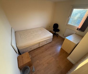 Elmsley Street, Preston - Photo 2