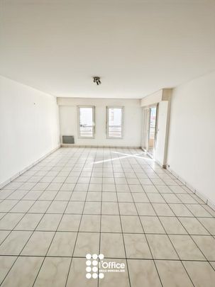 Location Appartement 2 pièces 58m² LES SABLES D OLONNE 85100 - Photo 1