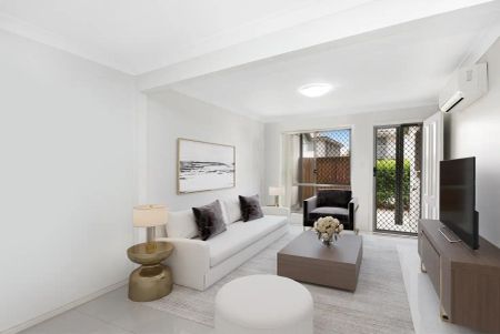 “Immaculate Modern Townhouse” - Photo 3