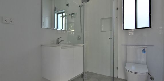 COZY AND MODERN 1 BEDROOM STUDIO - Photo 2