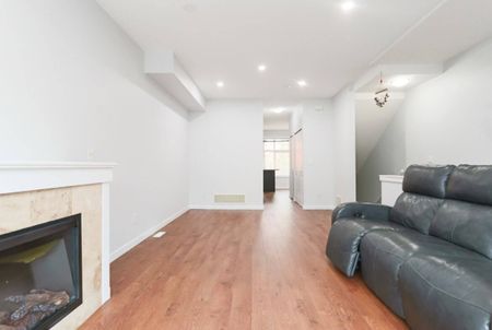 50-16588 Fraser Highway, Surrey - Photo 4