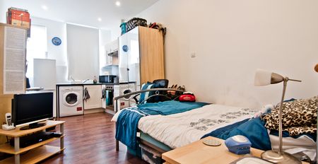 Flat 2, 30 Kelso Road, LS2 9PR, Leeds - Photo 3