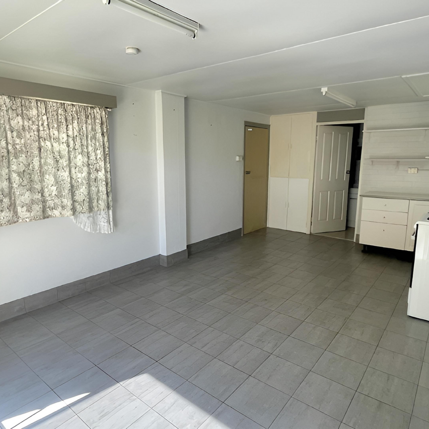 SELF-CONTAINED STUDIO! - Photo 1