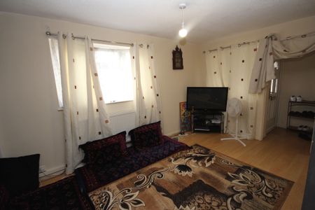 Aldenham Drive, Uxbridge, UB8 - Photo 2