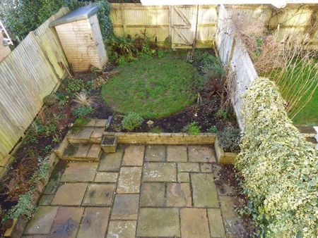 4 bedroom terraced house to rent - Photo 2