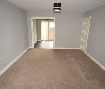 St James Gardens, Barrow-in-furness, Cumbria, LA14 - Photo 2