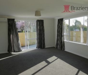 Two bedroom unit in a great location. - Photo 3