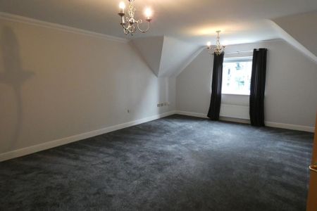 3 bedroom flat to rent - Photo 5