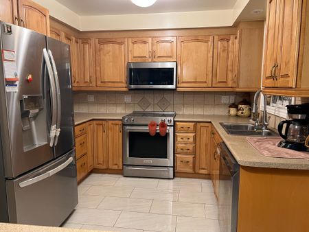 For Lease - 3408 Water Lily Court, Mississauga, Ontario - Photo 4