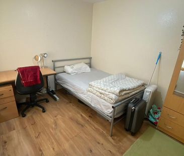 1 bedroom in a house share to rent - Photo 6
