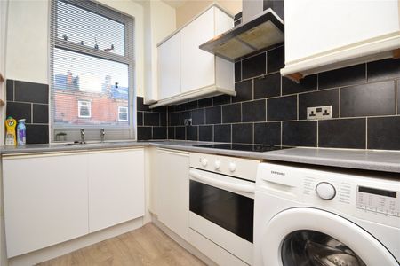 14, Cross Flatts Terrace, Leeds, West Yorkshire, LS11 7JW - Photo 5