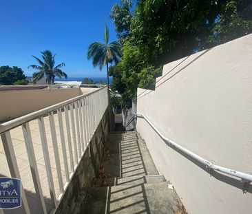 Location Appartement 2 pièces 36m² ST DENIS 97400 - Photo 3