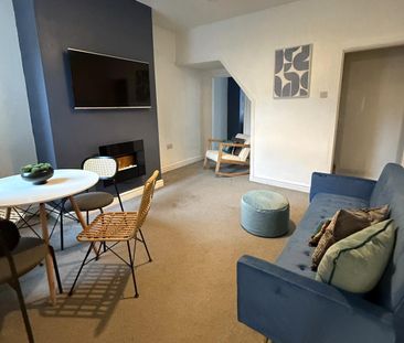 3 bedroom terraced house to rent - Photo 2