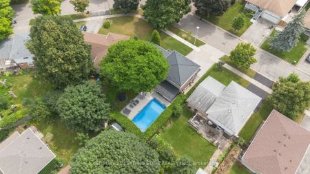 Detached Home For Lease | W9239445 - Photo 4