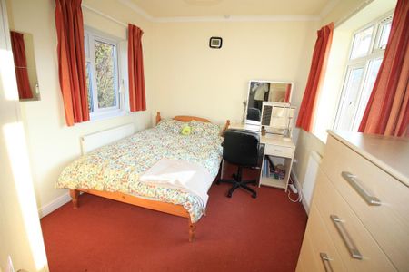 5 bedroom detached house to rent - Photo 3