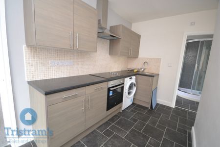 2 bed Flat for Rent - Photo 5