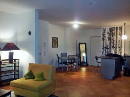 Regensburg-Altstadt: 2-Zimmer-Wohnung mit Terrasse und Tiefgaragenstellplatz !! - Photo 2