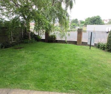 Southchurch Road, Southend On Sea, SS1 - Photo 1