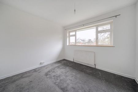 4 bedroom detached house to rent - Photo 5