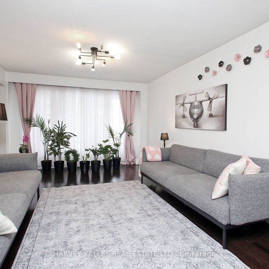 161 Romfield Circuit - Photo 1