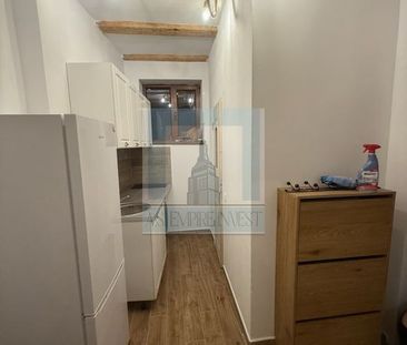 Garsonieră cochetă de închiriat în Schei - Photo 1