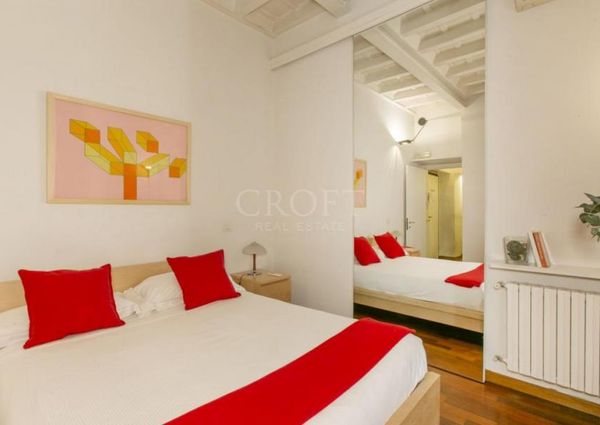 Elegant Apartment in the Heart of Rome: Between Piazza di Spagna and Via del Corso, in residence with dayluy cleaning , A/C wifi , consierge. Rif #1948