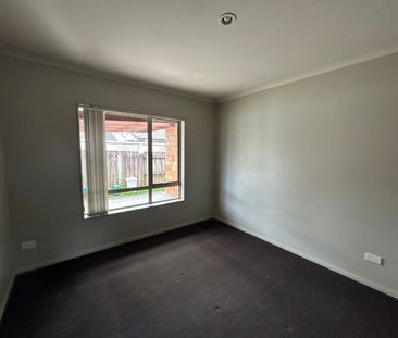 Sunny and Spacious Four-Bedroom Famil - Papamoa - Photo 3