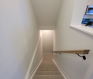 For Lease - 809 Arcadian Private, Kanata, Ontario - Photo 1