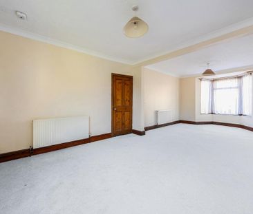 3 bedroom end of terrace house to rent - Photo 2