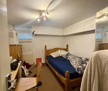 4 Bed Flat, Western Road - Students, S10 - Photo 2