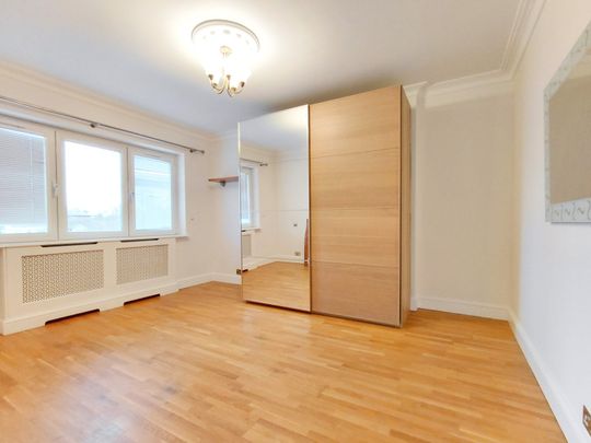 Bowes Road, London W3 - Photo 1