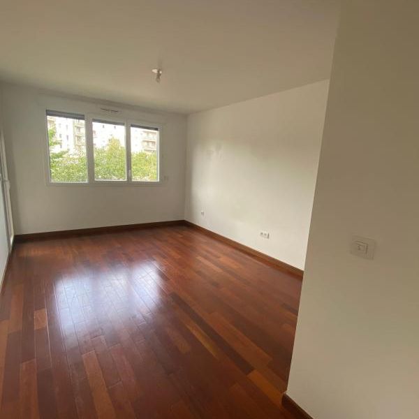 Location Appartement 3 pièces 67m² ISSY LES MOULINEAUX 92130 - Photo 1