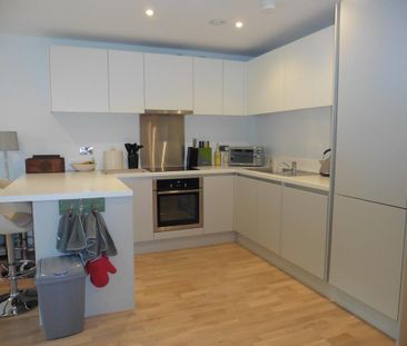 2 bedroom flat to rent - Photo 4