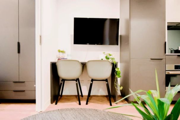 Comfy single bedroom in an apartment, in a residence near the University of Melbourne - Photo 1