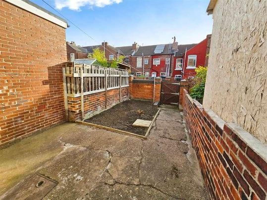 York Street, Mexborough, S64 - Photo 1