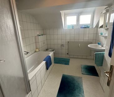 *** Charmante Altbau-Dachgeschosswohnung Innenstadtlage *** Für 1-2... - Foto 6