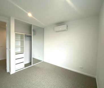 “Well-designed Brand New Townhouse” - Photo 2