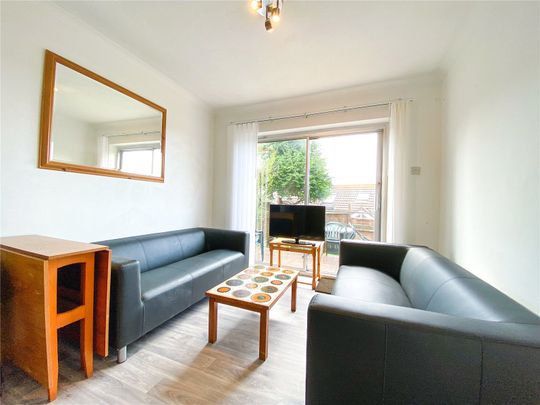 6 bedroom semi-detached house to rent - Photo 1