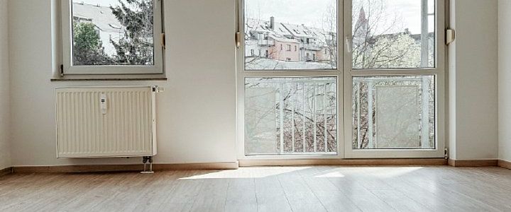 Neu renovierte 3-Raumwohnung l Sonnenbalkon - Photo 1