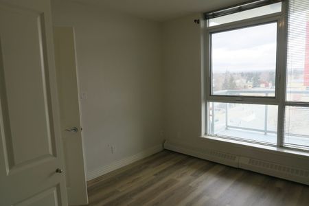 601, 55 Spruce Place SW, Calgary - Photo 2