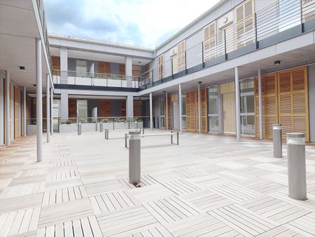 NANCY CENTRE STUDIO RENOVE LOI MALRAUX DE 30,32 M2 AVEC CAVE - Photo 4